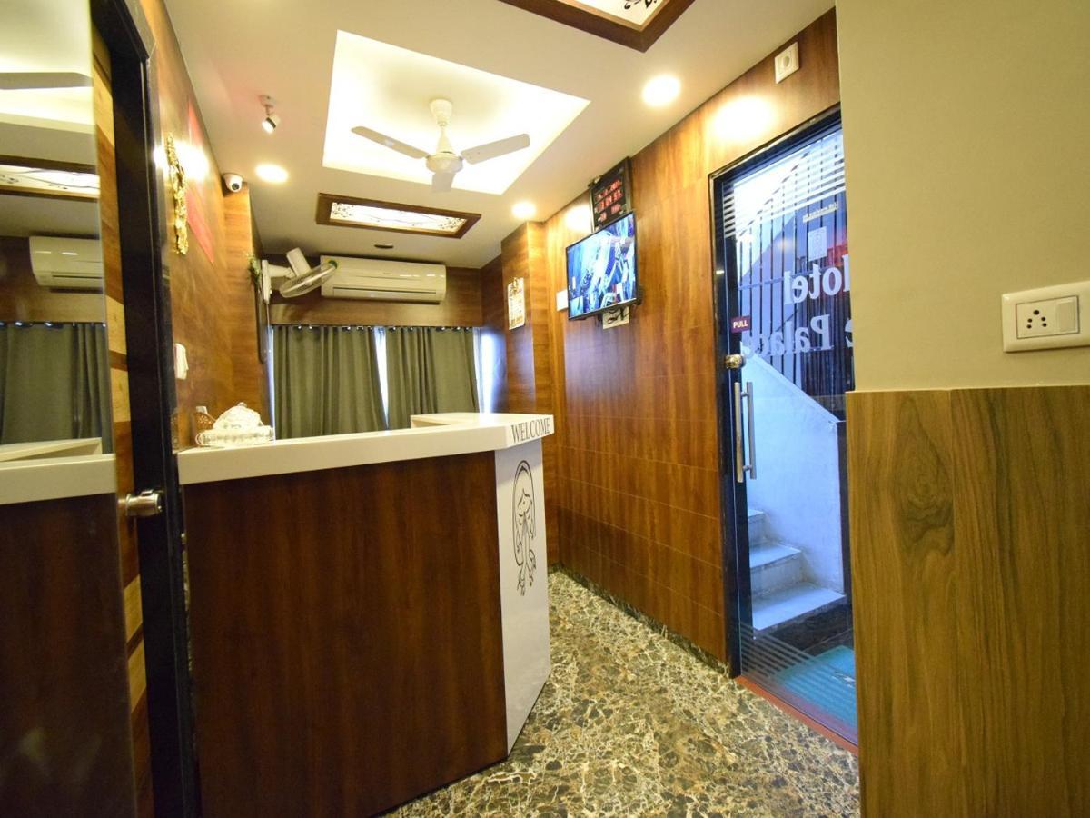 Hotel Lake Palace Ahmedabad Bagian luar foto