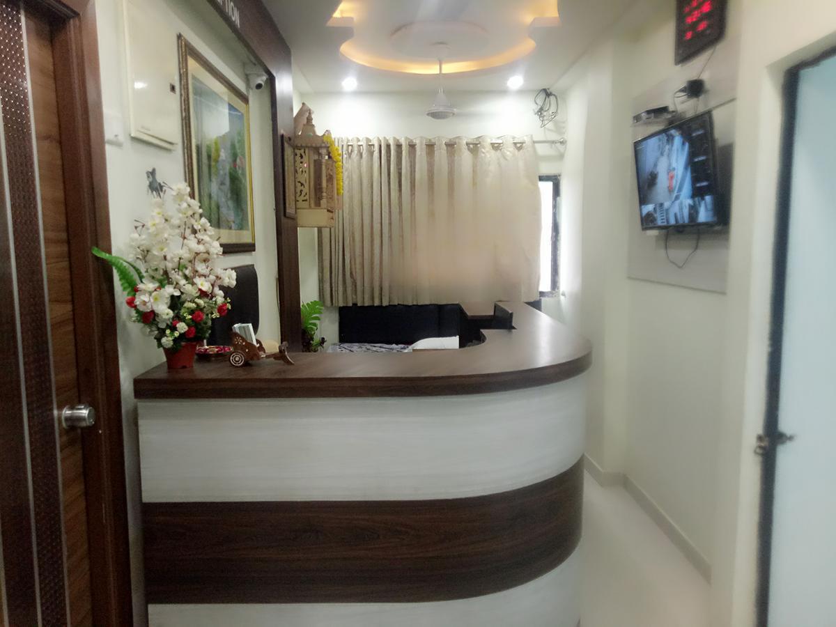 Hotel Lake Palace Ahmedabad Bagian luar foto